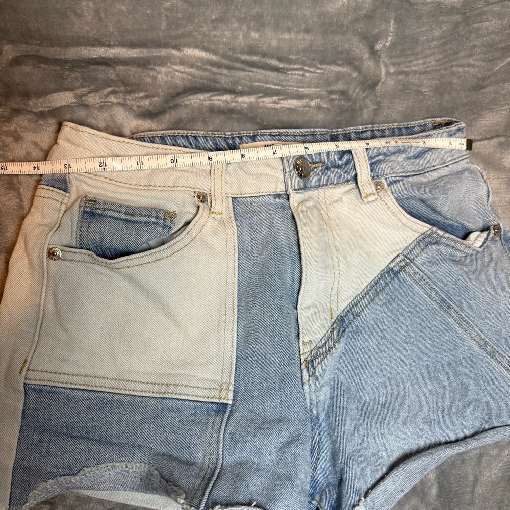 Madden NYC Women's Two-Tone Denim Shorts Size 5 - Picture 4 of 6